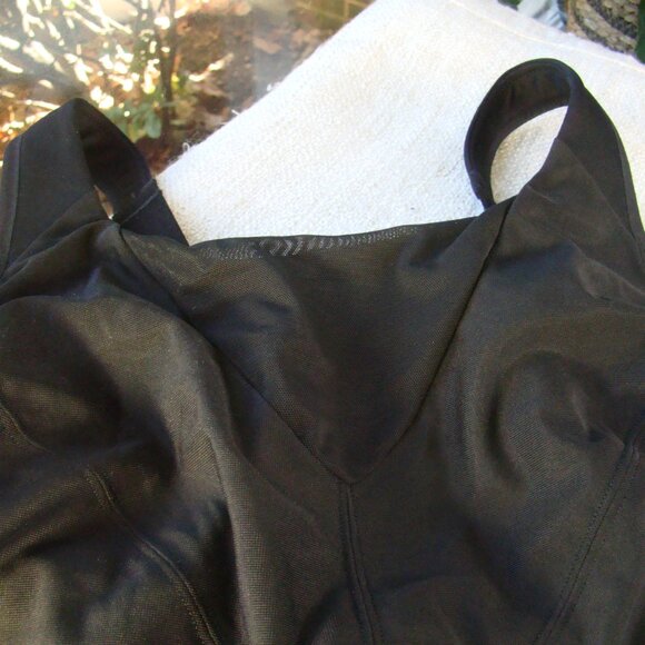 Athleta black invincible bra New with tag, 36 DD - Picture 5 of 7